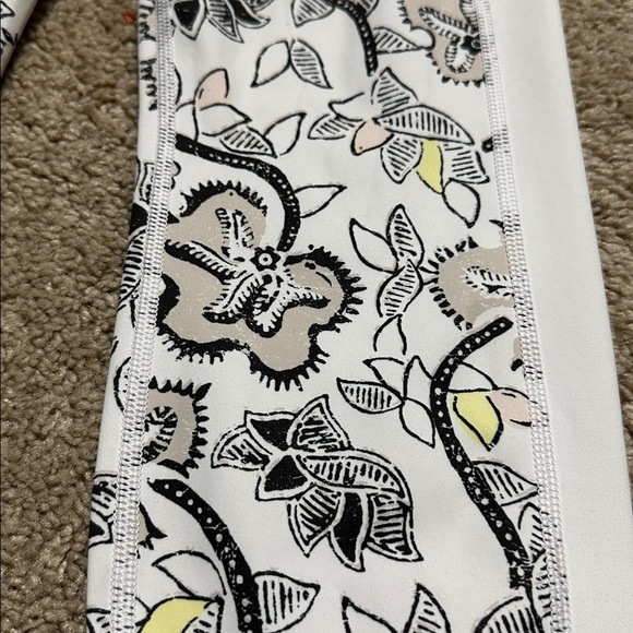 Athleta Women's Leggings Affirmation 7/8 Floral Small White Tights - Picture 3 of 7